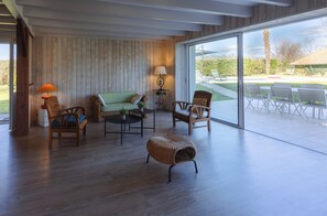 Interior - Villa Solanne - Garden, pool & comfort / 10 travellers (Narrosse)