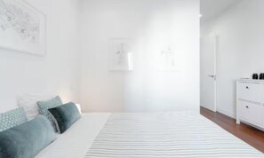 Room - Stylish Green Retreat with Jacuzzi in the Heart of Madrid (Madrid)