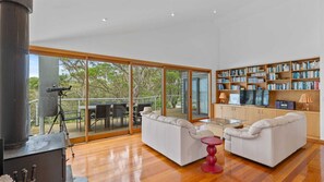Smart TV - Panorama at Rosedale (Rosedale)