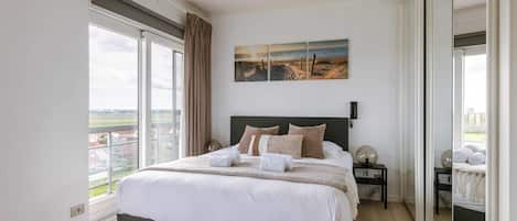 3 bedrooms, iron/ironing board, travel crib, WiFi