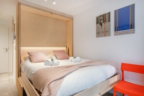 WiFi, bed sheets - Casiola - Colorful studio near the sea (Oostende)