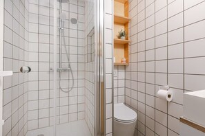 Shower, hair dryer, towels, shampoo - Casiola - Colorful studio near the sea (Oostende)