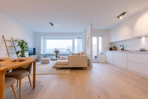TV - Luminous family apartment with magnificent view (Oostende)