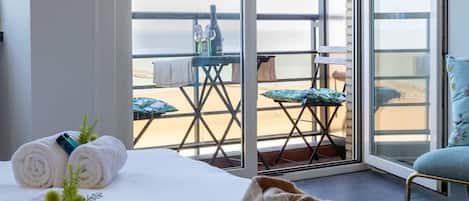 Bureau, lit de bébé portatif, Wi-Fi, literie fournie