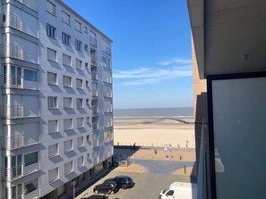 Property grounds - Casiola - Seaside apartment with parking (Oostende)