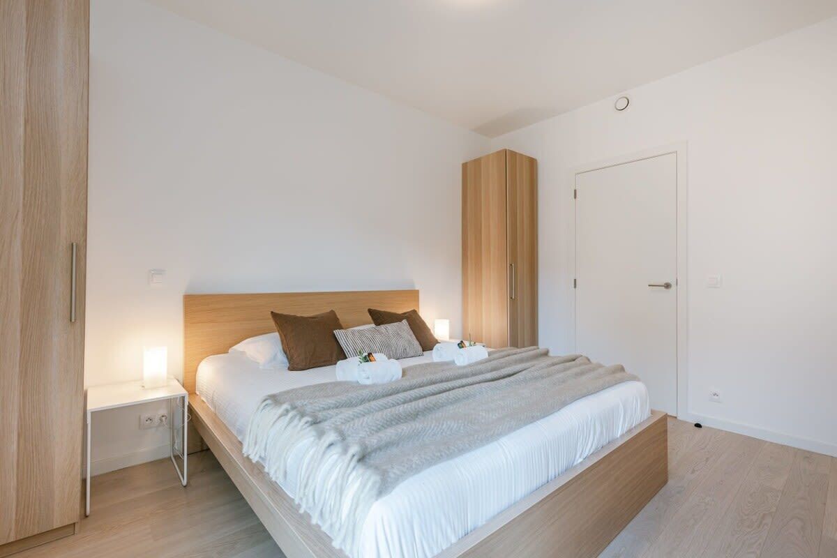 3 chambres, fer et planche à repasser, Wi-Fi, draps fournis
