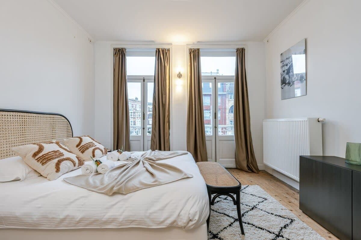 5 slaapkamers, een strijkplank/strijkijzer, wifi, beddengoed
