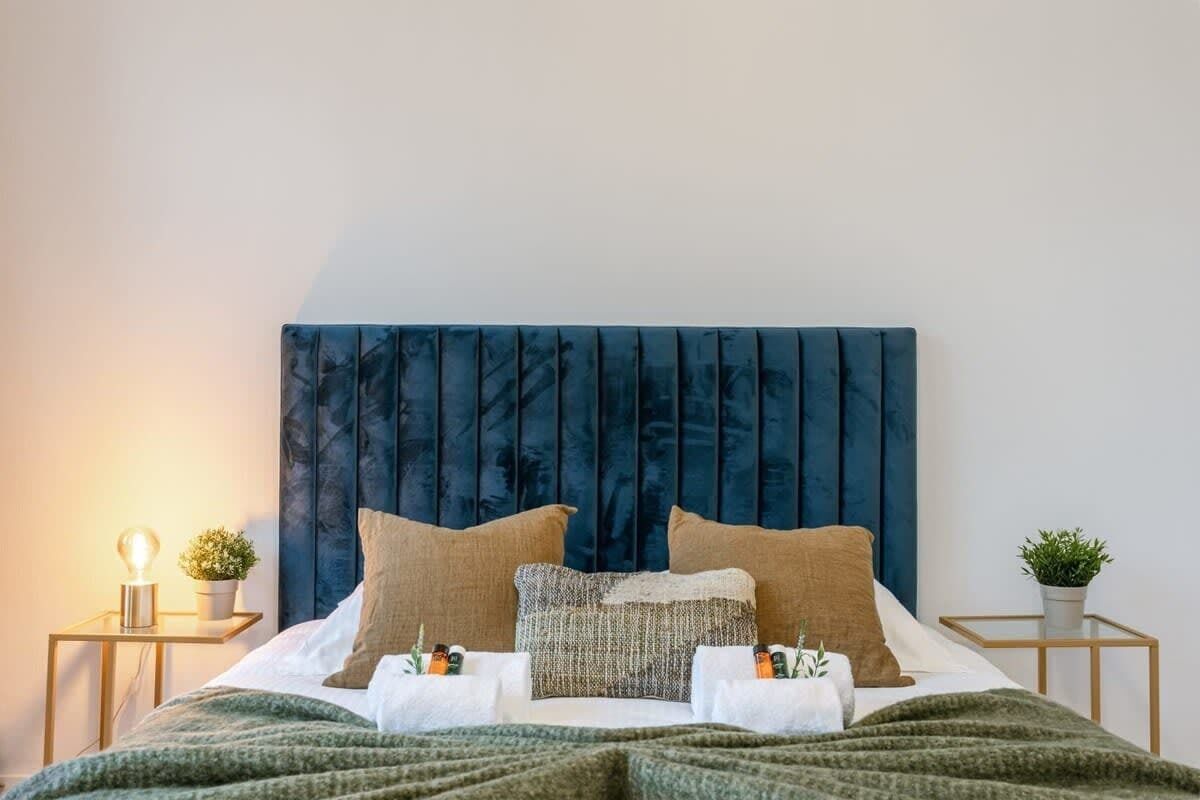 5 dormitorios, tabla de planchar con plancha, wifi y ropa de cama