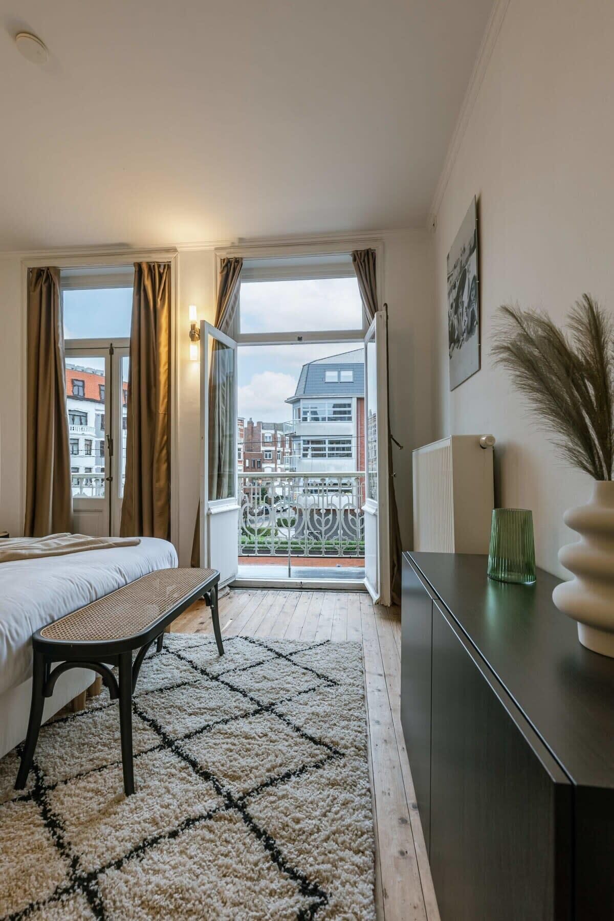 5 slaapkamers, een strijkplank/strijkijzer, wifi, beddengoed