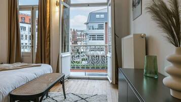 5 slaapkamers, een strijkplank/strijkijzer, wifi, beddengoed