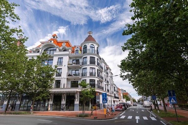 Apartment building