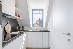 Fridge, microwave, oven, stovetop - Casiola - Beautiful apartment on a great location (Knokke-Heist)