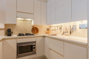 Fridge, microwave, oven, stovetop - Casiola - Top located apartment with parking (Knokke-Heist)