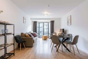 TV - Centrally located apartment near beach and shops! (Knokke-Heist)