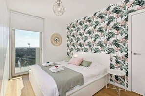 3 bedrooms, iron/ironing board, WiFi, bed sheets - Casiola - New sea view apartment near the beach (Oostende)