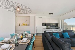 Dining - Casiola - New sea view apartment near the beach (Oostende)