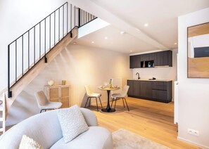 TV, offices - Cozy Duplex Retreat in Ghent (Gent)