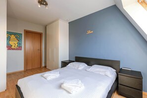 3 bedrooms, desk, iron/ironing board, WiFi - Comfortable Apartment with Scenic Views (De Haan)