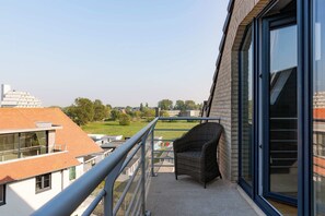 Property grounds - Casiola - Comfortable Apartment with Scenic Views (De Haan)