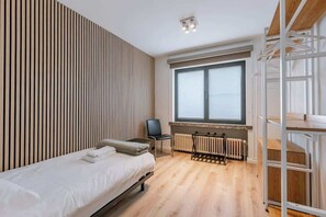 2 chambres, fer et planche à repasser, Wi-Fi, draps fournis