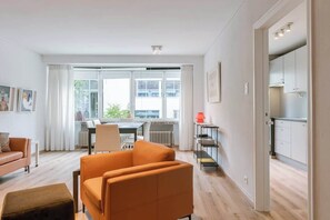 TV, offices - Comfortable Apartment in a Quiet Area Just Outside (Kortrijk)