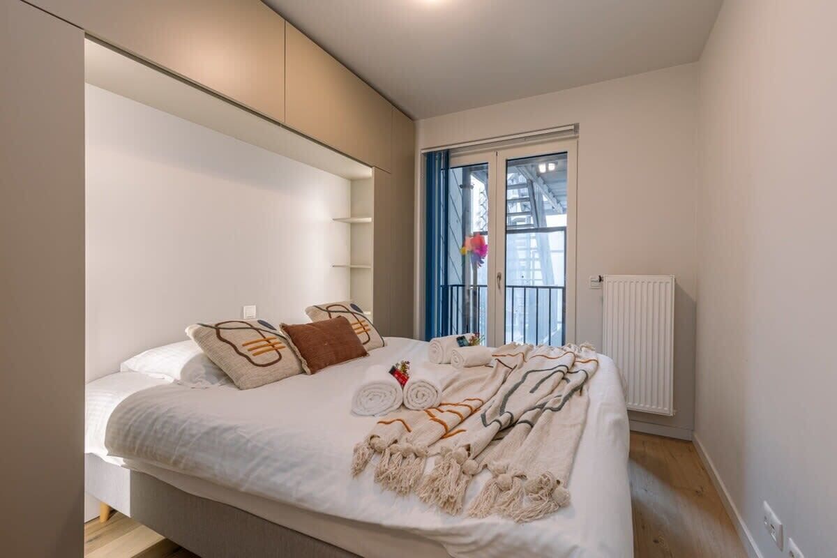2 habitaciones, tabla de planchar con plancha, wifi y ropa de cama 
