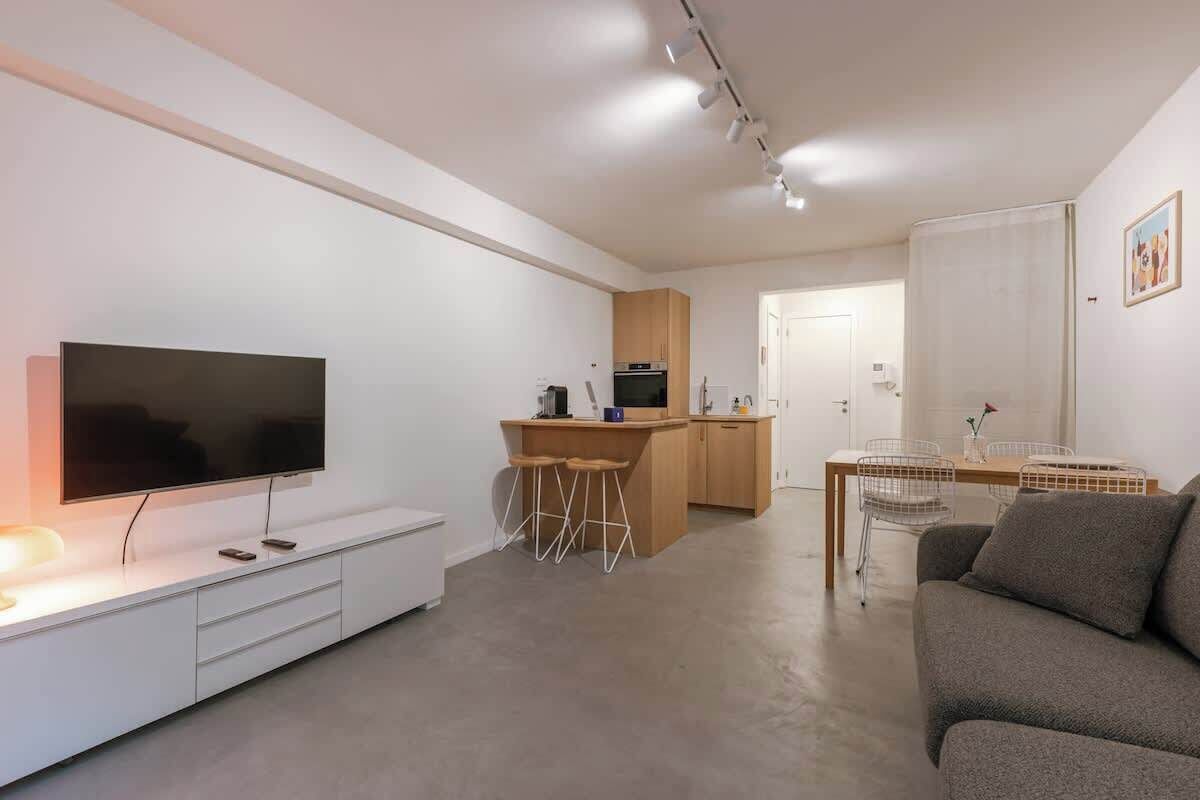 TV, offices