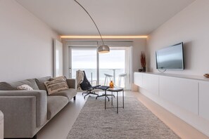 TV, offices - Casiola - Cozy modern studio with magnificent sea- (Knokke-Heist)