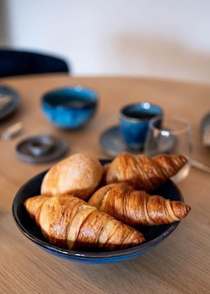 Breakfast meal - Casiola - Romantic getaway with terrace in Ghent (Gent)