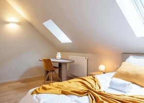 1 habitación, escritorio, wifi y ropa de cama 