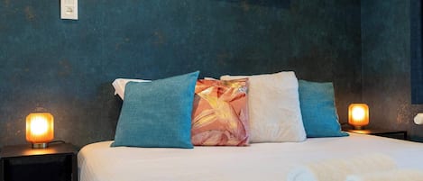1 habitación, tabla de planchar con plancha, wifi y ropa de cama