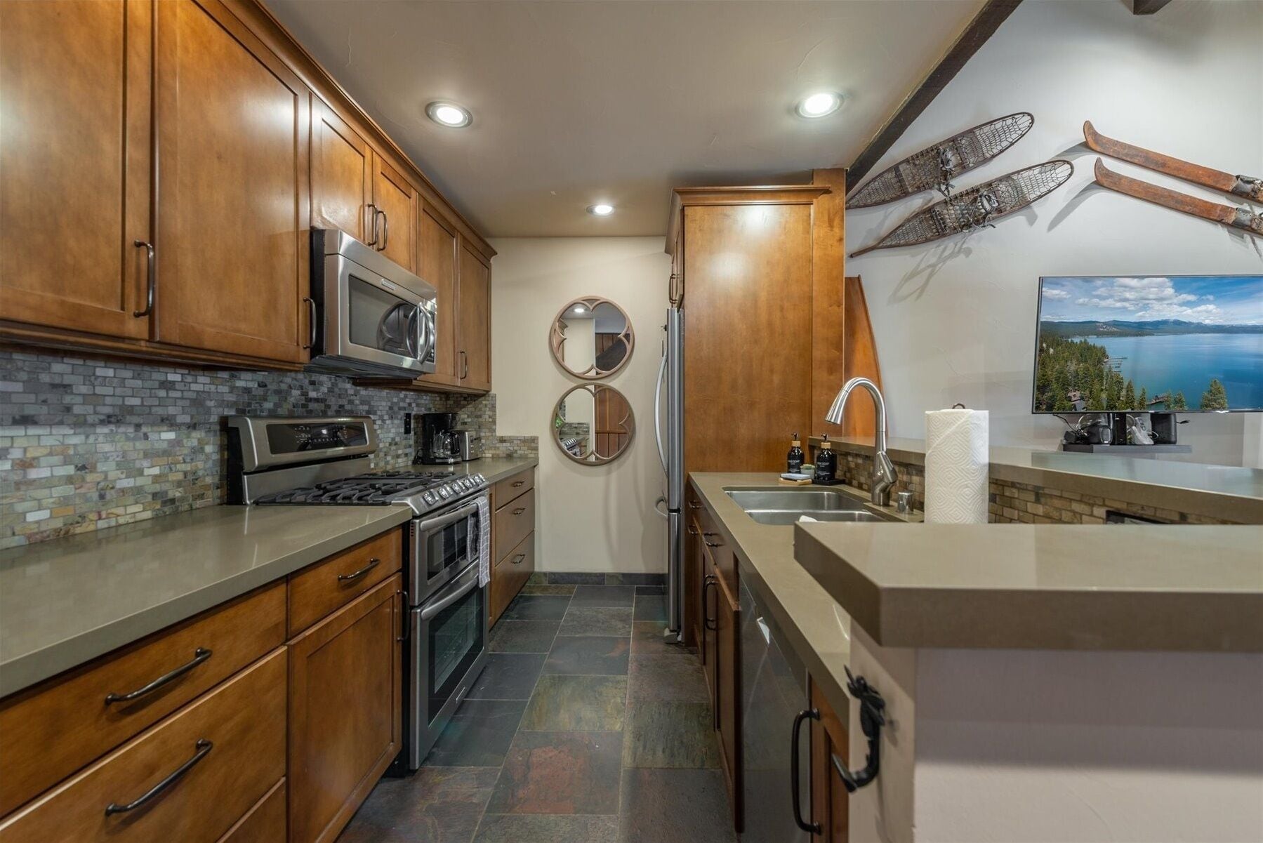 Condo, 3 Bedrooms | Private kitchen