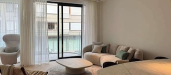 Apartment w/ beach access & balcony