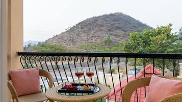 Deluxe Villa | Outdoor dining