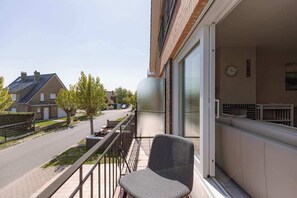 Property grounds - Cozy Family Retreat in Koksijde (Koksijde)