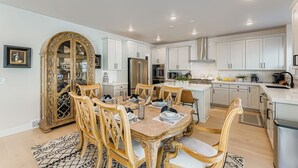 Rumah, 4 kamar tidur | Tempat makan