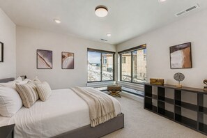 Nhà, 4 phòng ngủ | 4 phòng ngủ, bàn ủi/dụng cụ ủi quần áo 