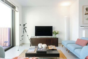 TV, offices - Brand new apartment with terrace ı Ostend (Oostende)