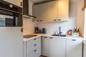 Kühlschrank, Ofen, Herdplatte, Geschirrspüler