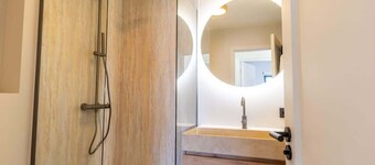 Casiola - Charming Apartment with Garden & Parking