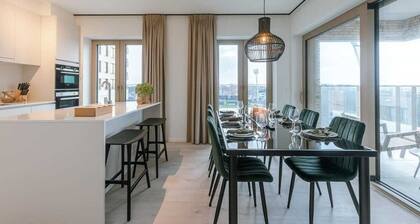 Coastal apartment w/ balcony & parking