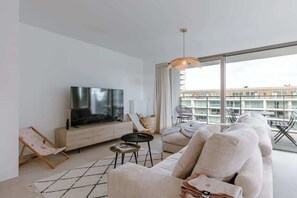 TV - Modern Family Apartment Seaside Serenity (Oostende)