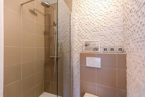 Shower, hair dryer, towels, shampoo - Casiola - Sunny apartment in the center of De Haan (De Haan)