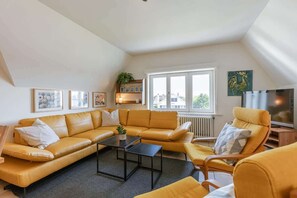 TV, offices - Casiola - Pleasant apartment near the beach (De Haan)