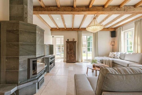 Secluded estate | Pond & terrace, 30 mins to Bruges