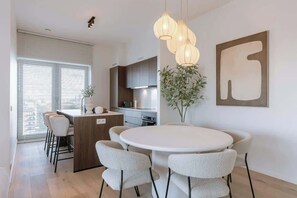 Dining - Casiola - Sky-High apartment with panoramic views (Oostende)