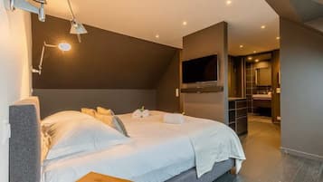 4 slaapkamers, een strijkplank/strijkijzer, wifi, beddengoed
