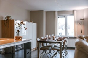Dining - Spacious apartment with private car park (Blankenberge)