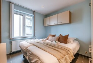 2 bedrooms, travel cot, WiFi, bed sheets - Spacious apartment with private car park (Blankenberge)