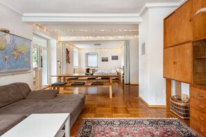 TV - Apartment in Historic Villa with Wi-Fi (Stockach)